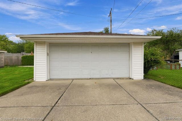 23131 Playview Street, Saint Clair Shores, MI 48082
