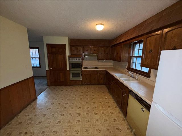 2431 N 73rd Place, Kansas City, KS 66109