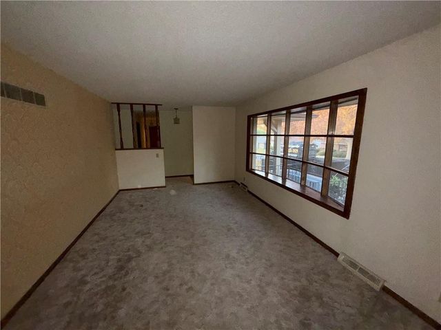 2431 N 73rd Place, Kansas City, KS 66109