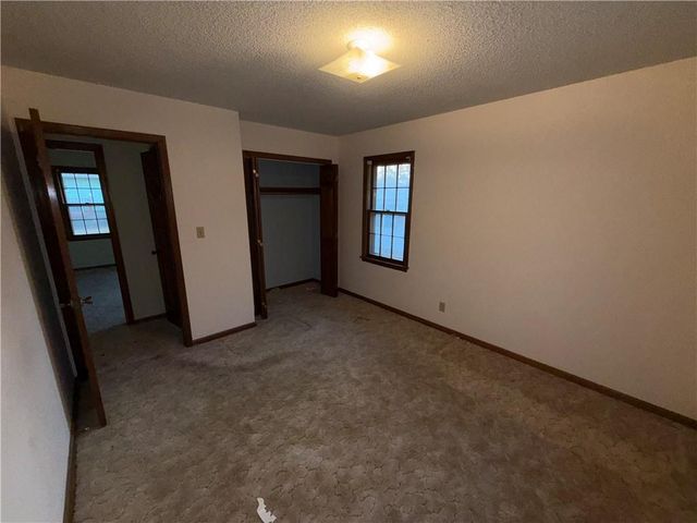 2431 N 73rd Place, Kansas City, KS 66109