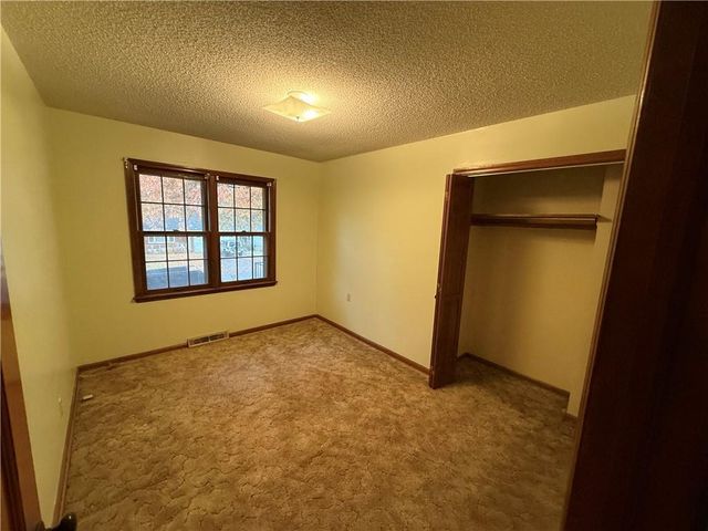 2431 N 73rd Place, Kansas City, KS 66109