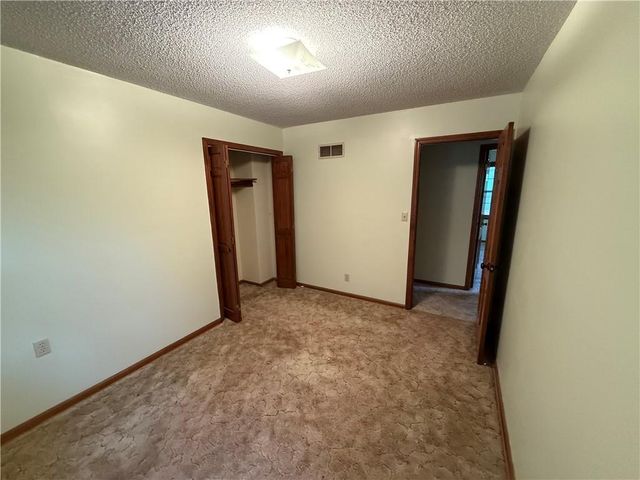 2431 N 73rd Place, Kansas City, KS 66109