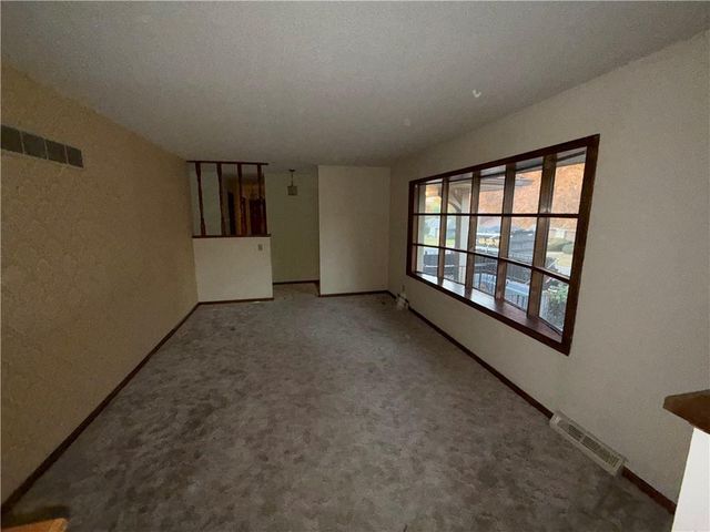 2431 N 73rd Place, Kansas City, KS 66109