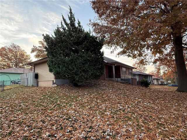 2431 N 73rd Place, Kansas City, KS 66109