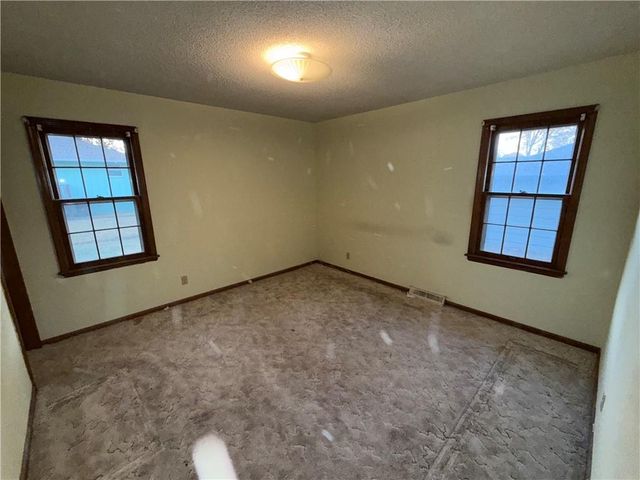 2431 N 73rd Place, Kansas City, KS 66109