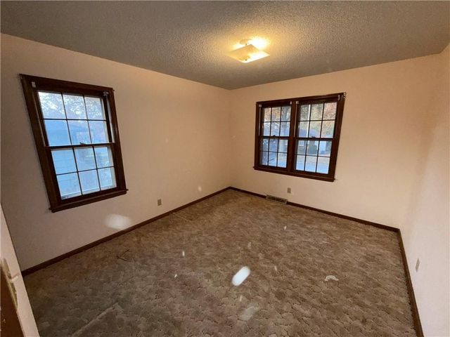 2431 N 73rd Place, Kansas City, KS 66109