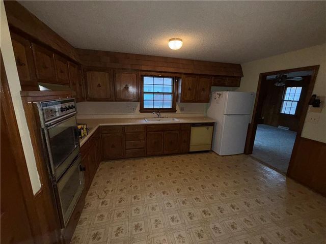 2431 N 73rd Place, Kansas City, KS 66109