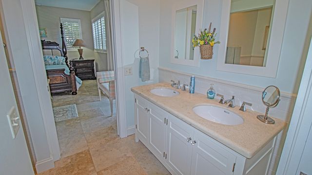5592 SE Reef Way, Stuart, FL 34997