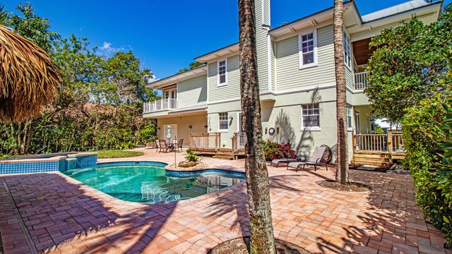 5592 SE Reef Way, Stuart, FL 34997