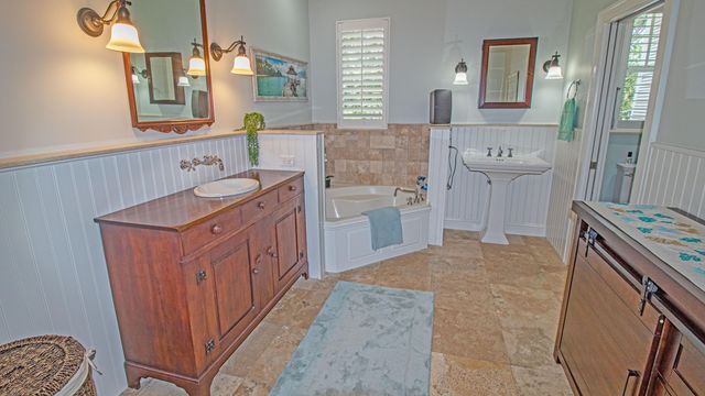 5592 SE Reef Way, Stuart, FL 34997