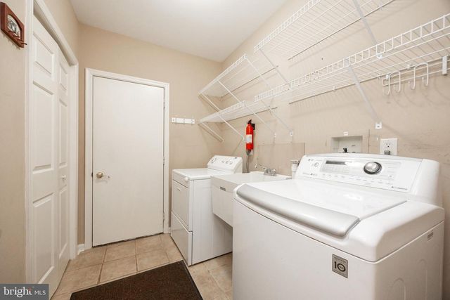 427 VINEYARD LN, Downingtown, PA 19335