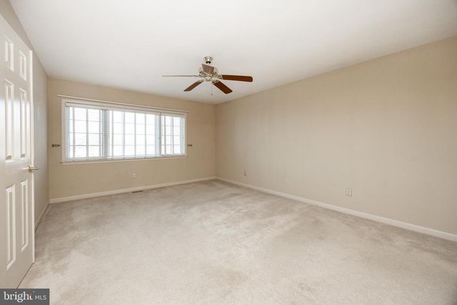 427 VINEYARD LN, Downingtown, PA 19335