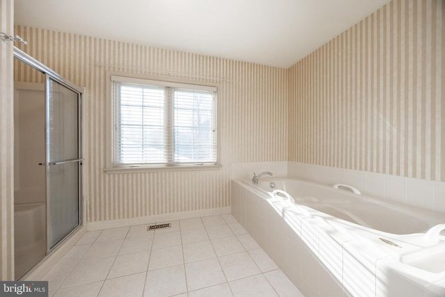 427 VINEYARD LN, Downingtown, PA 19335