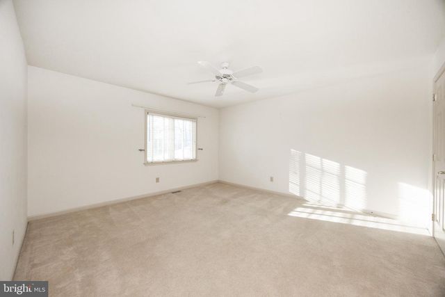 427 VINEYARD LN, Downingtown, PA 19335