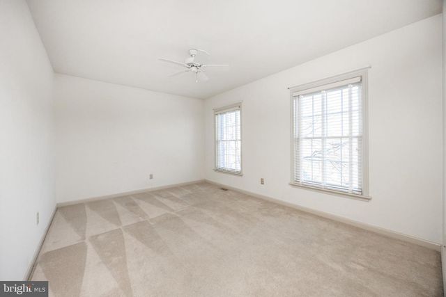 427 VINEYARD LN, Downingtown, PA 19335