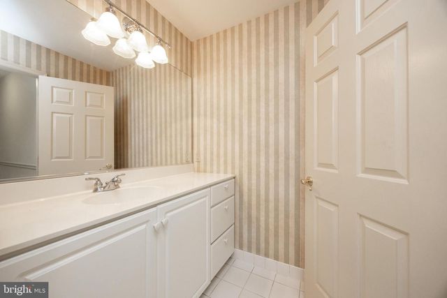 427 VINEYARD LN, Downingtown, PA 19335