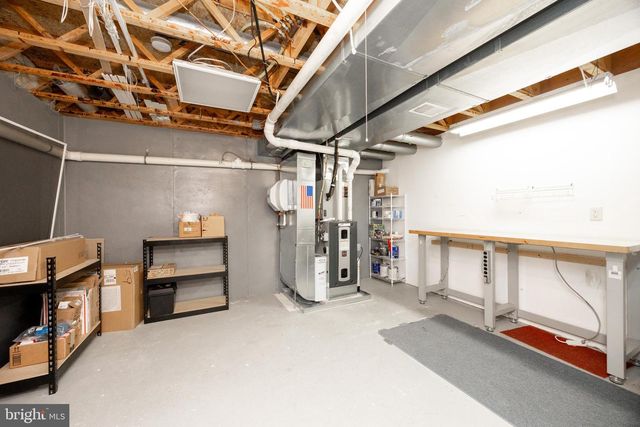 427 VINEYARD LN, Downingtown, PA 19335