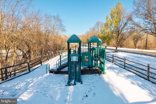 427 VINEYARD LN, Downingtown, PA 19335