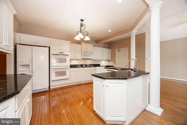 427 VINEYARD LN, Downingtown, PA 19335