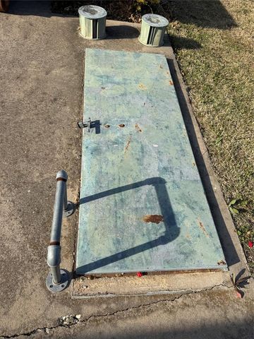 9108 Pine Creek Drive, Midwest City, OK 73130