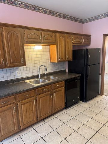 9108 Pine Creek Drive, Midwest City, OK 73130