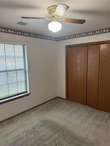 9108 Pine Creek Drive, Midwest City, OK 73130