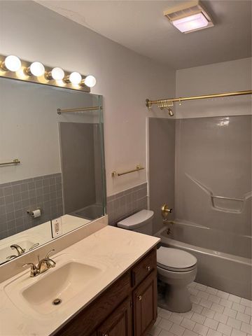 9108 Pine Creek Drive, Midwest City, OK 73130