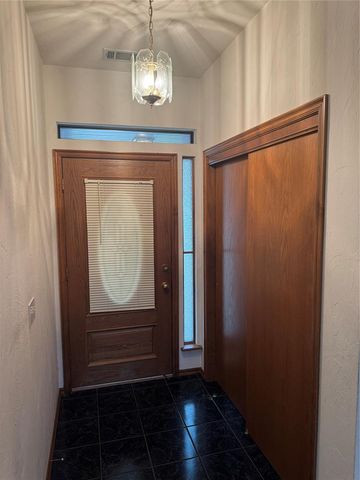 9108 Pine Creek Drive, Midwest City, OK 73130