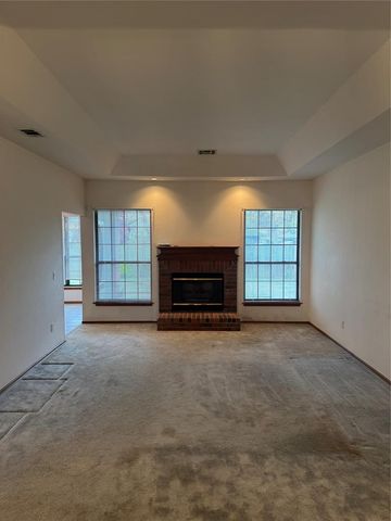 9108 Pine Creek Drive, Midwest City, OK 73130