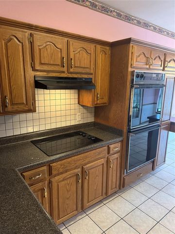 9108 Pine Creek Drive, Midwest City, OK 73130