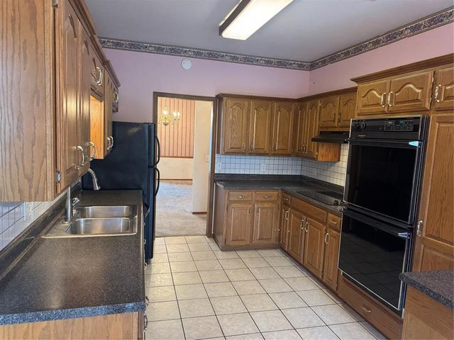 9108 Pine Creek Drive, Midwest City, OK 73130