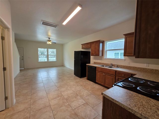 6110 White Oak Drive, Hitchcock, TX 77563