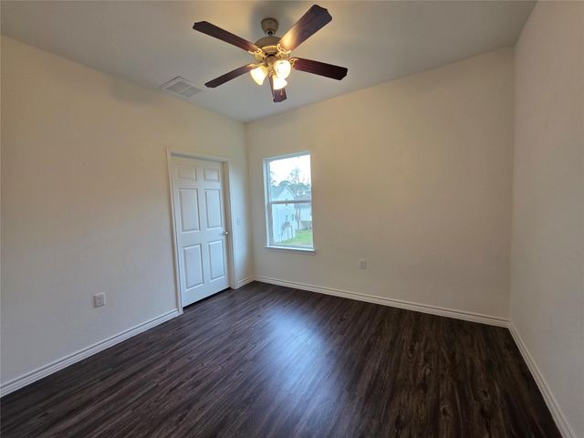 6110 White Oak Drive, Hitchcock, TX 77563