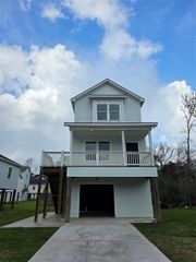 6110 White Oak Drive, Hitchcock, TX 77563