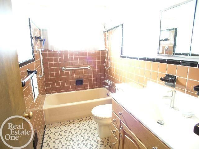 21295 Arcyle Street, Clinton Township, MI 48035