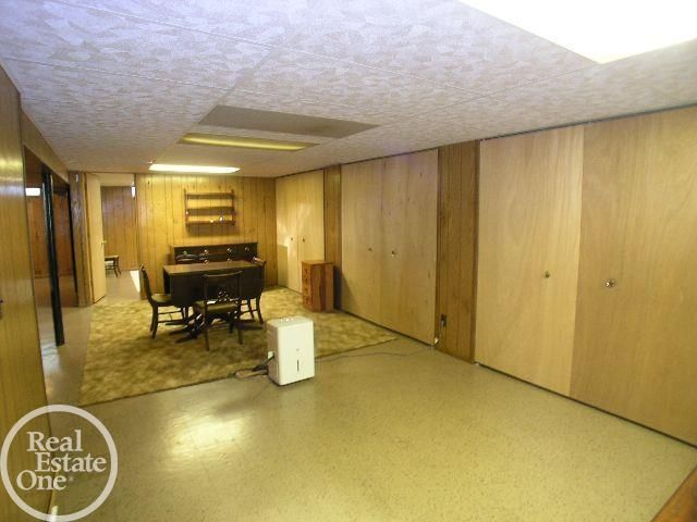 21295 Arcyle Street, Clinton Township, MI 48035