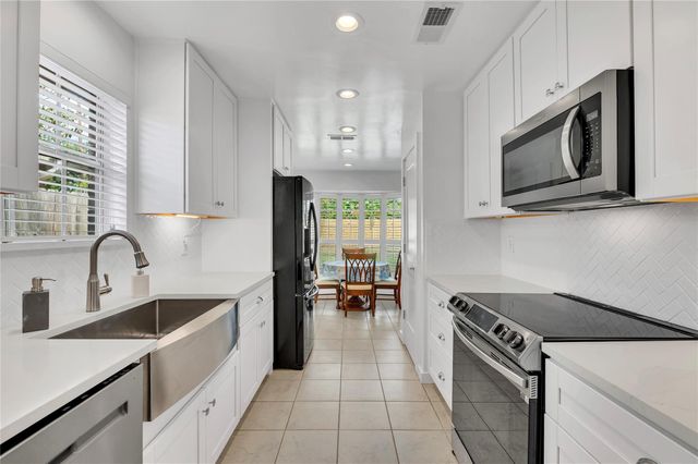 16735 Townes Road, Friendswood, TX 77546