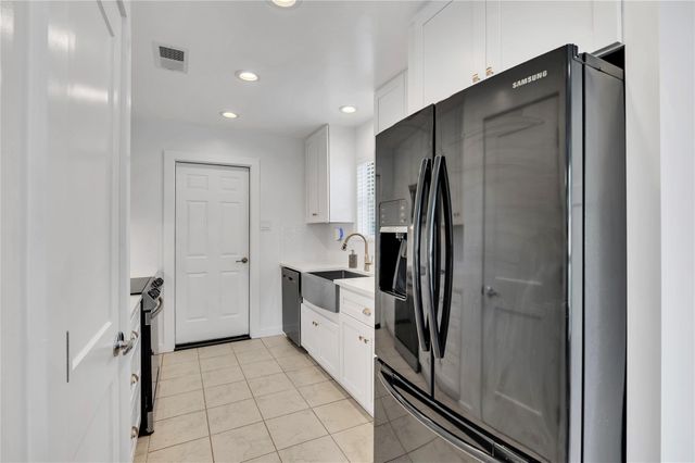 16735 Townes Road, Friendswood, TX 77546