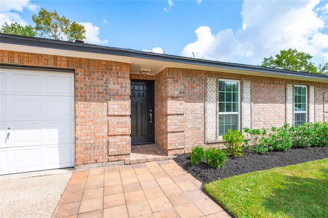 16735 Townes Road, Friendswood, TX 77546