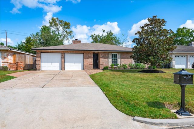 16735 Townes Road, Friendswood, TX 77546