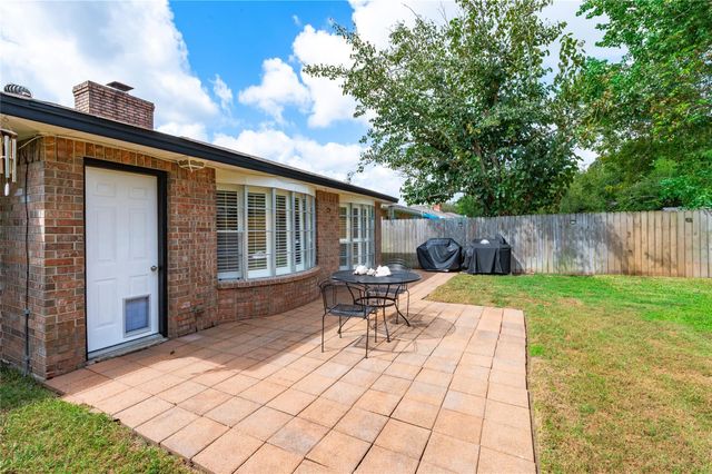 16735 Townes Road, Friendswood, TX 77546