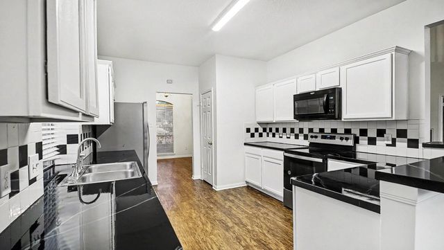 17927 Scenic Oaks Drive, Richmond, TX 77407