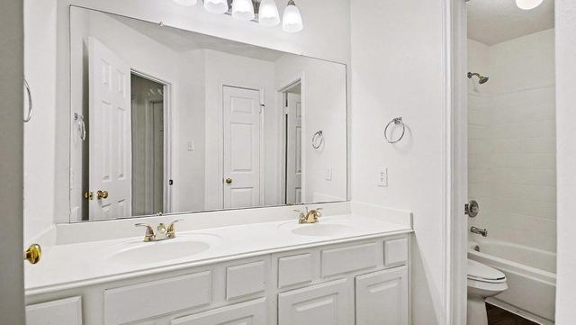 17927 Scenic Oaks Drive, Richmond, TX 77407