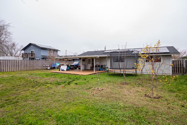 2441 N Keene Way Drive, Medford, OR 97504