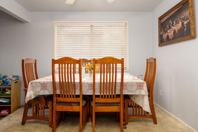 2441 N Keene Way Drive, Medford, OR 97504