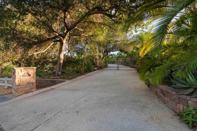 1695 Grove Rd, El Cajon, CA 92020
