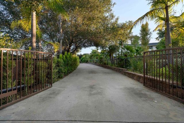 1695 Grove Rd, El Cajon, CA 92020