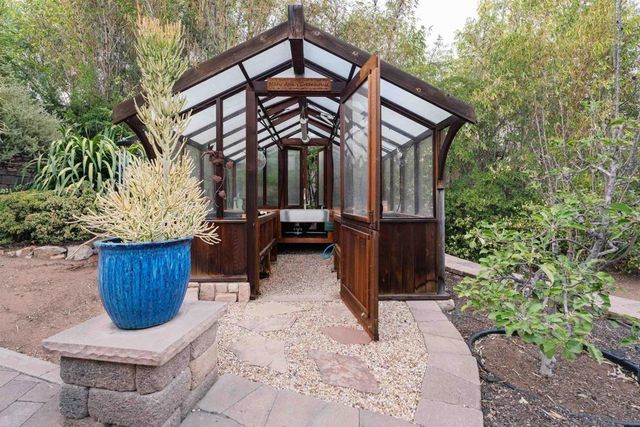 1695 Grove Rd, El Cajon, CA 92020
