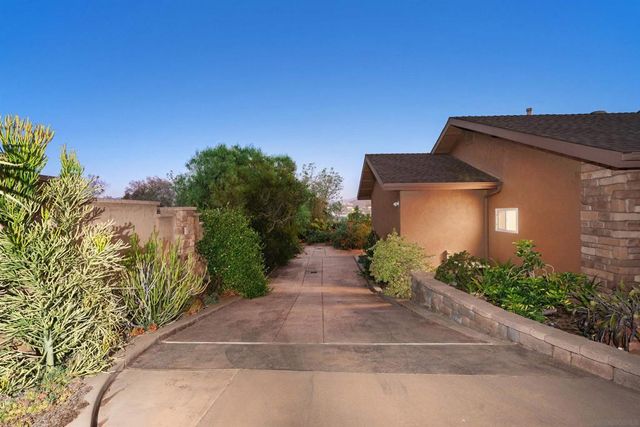1695 Grove Rd, El Cajon, CA 92020