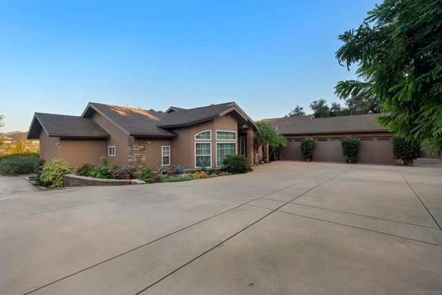 1695 Grove Rd, El Cajon, CA 92020
